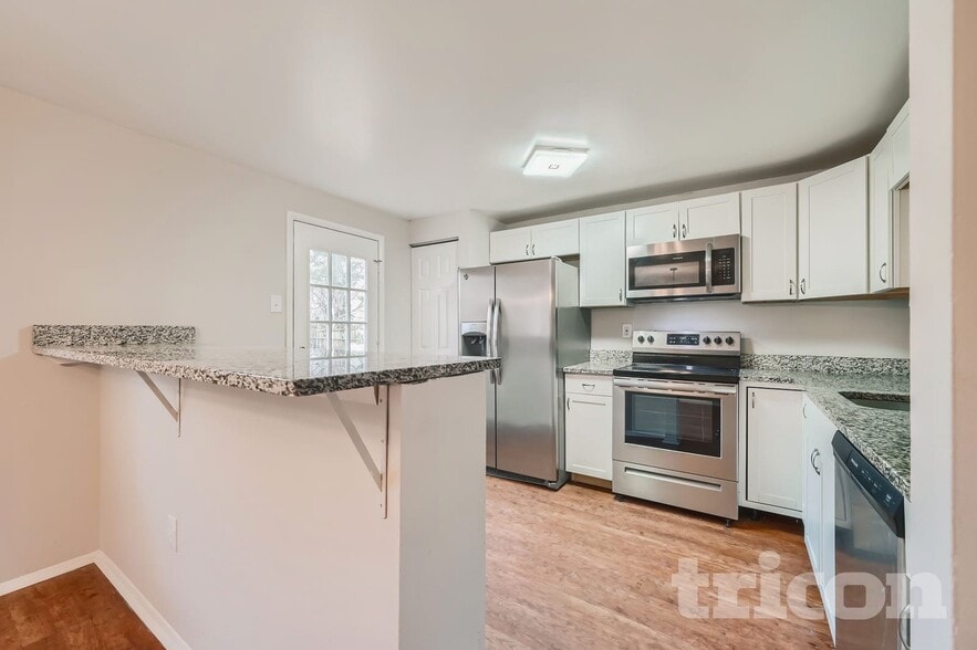 Building Photo - 12367 Boncrest Dr