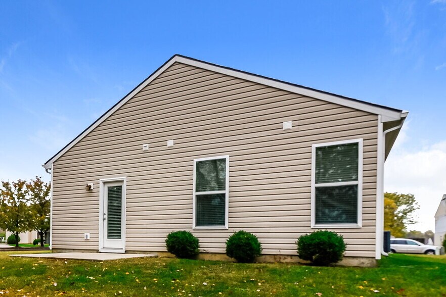 Building Photo - 4049 Mossy Bank Rd