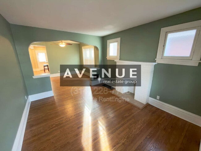 Building Photo - 4938 Walsh St