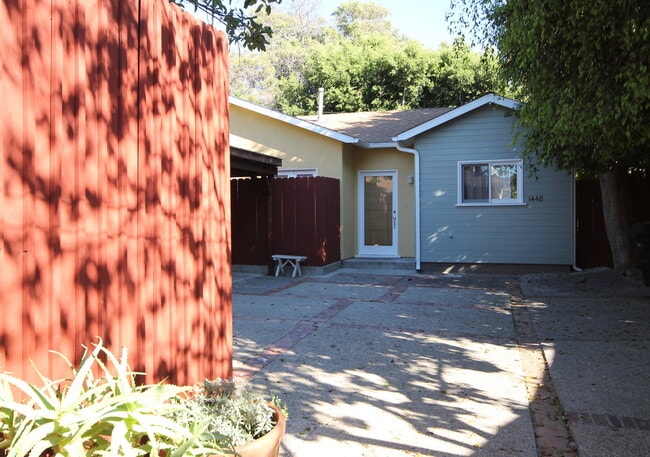 Building Photo - Prime Mid-City--Adorable Private Back Hous...
