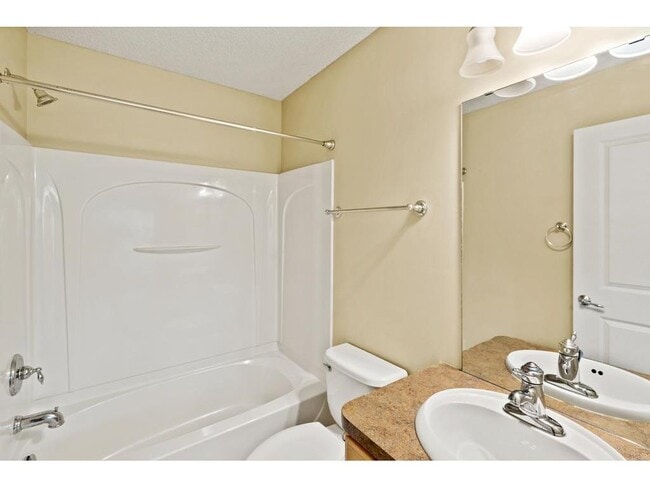 Building Photo - 899 Ledgestone Dr