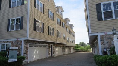 Building Photo - 75 Brackett St