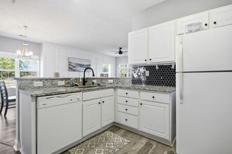 Building Photo - 3-Bedroom, 2Bath Condo end unit