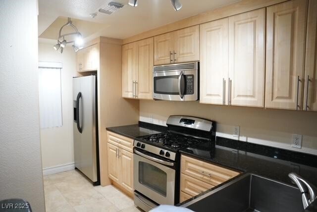 Primary Photo - 260 E Flamingo Rd