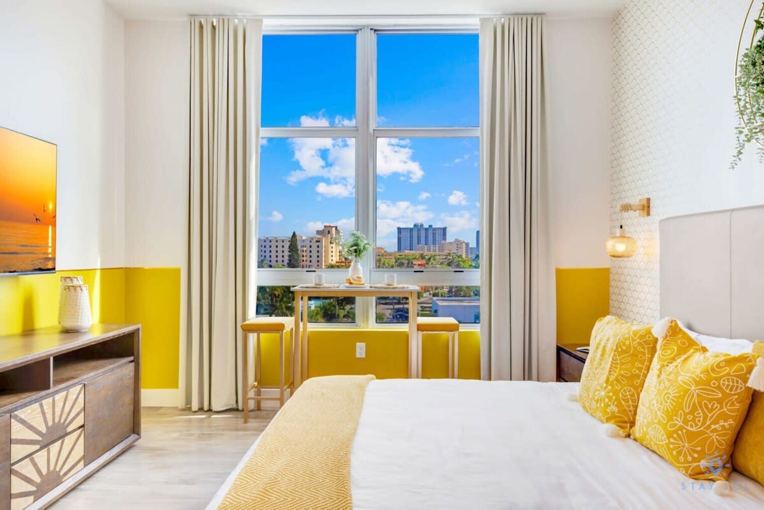 Building Photo - 777 N Ocean Dr