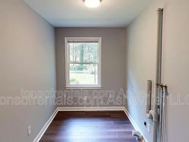 Building Photo - 708 Heatherwood Dr