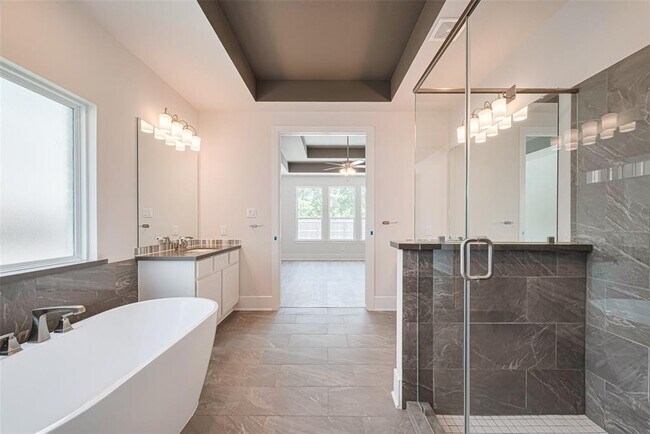 Building Photo - 23649 Silver Palm Trl