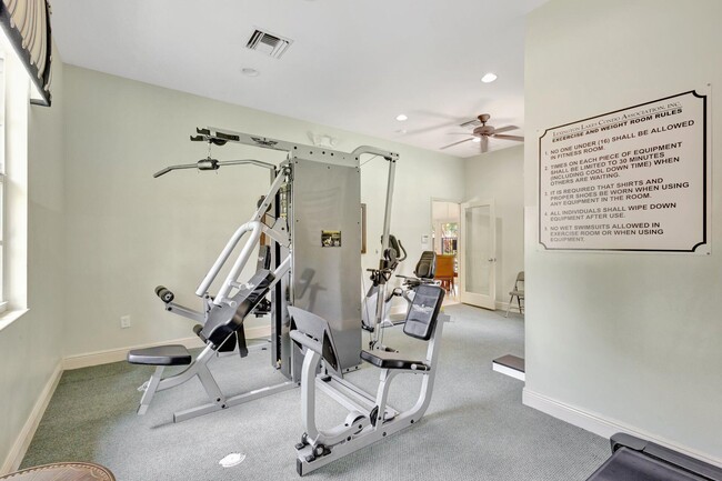 Building Photo - 2990 SE Lexington Lakes Dr