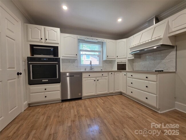 Primary Photo - 4426 Holbrook Dr
