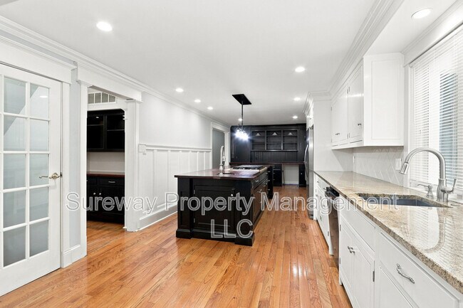 Building Photo - 342 Quaker Rd
