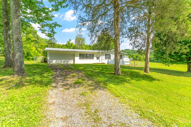 Building Photo - 206 Bowers Cir