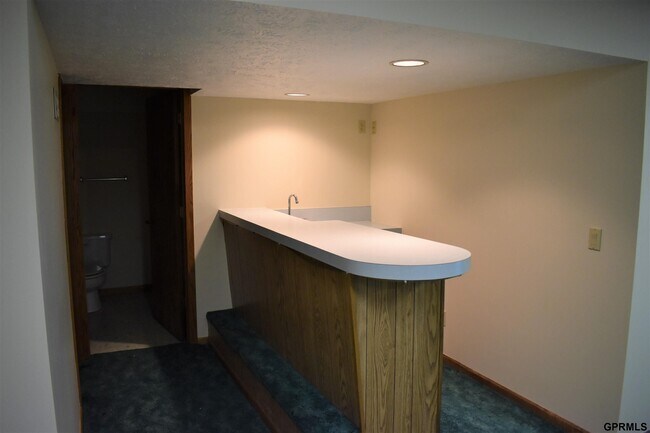 Building Photo - 303 Pierce St