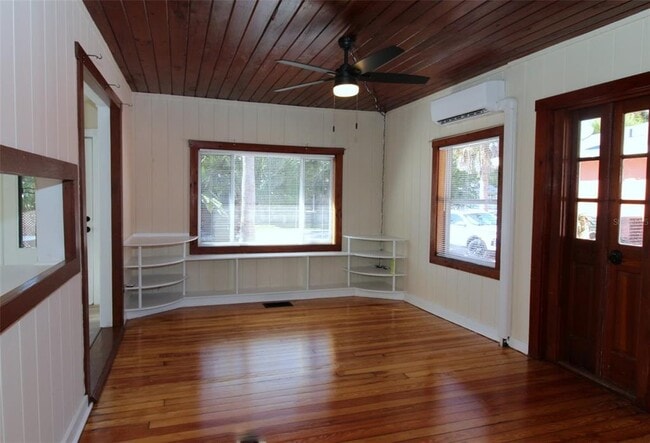 Building Photo - 5231 Calle De Costa Rica