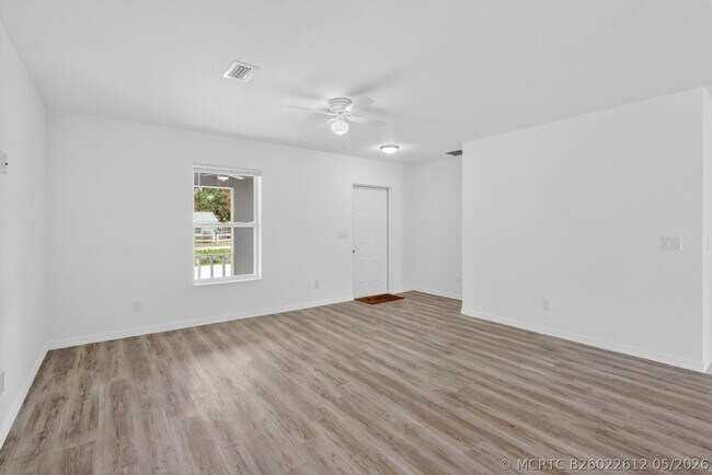 Building Photo - 2206 S 34th St