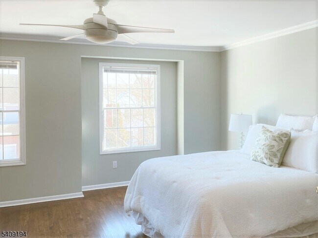 Building Photo - 11 Magnolia Ln