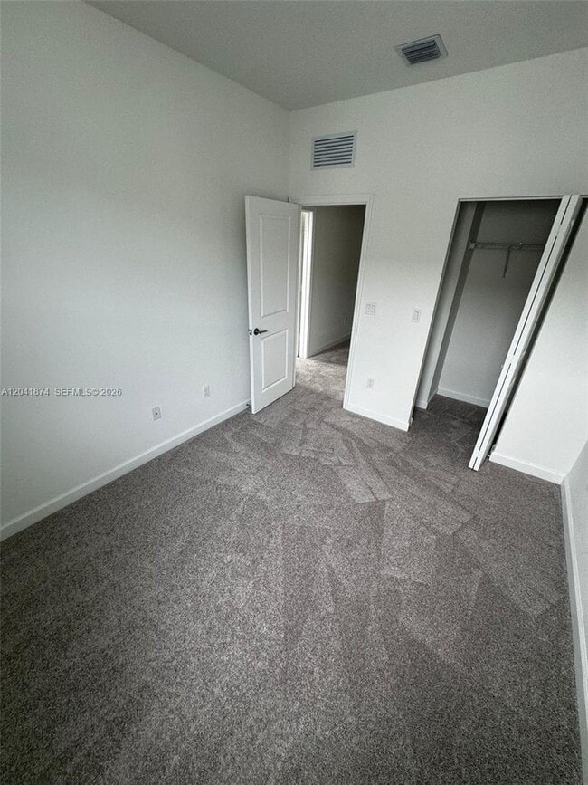 Building Photo - 285 SW 159th Dr