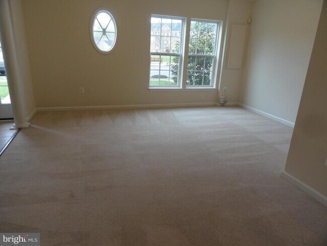 Building Photo - 2711 Lucas Run Way