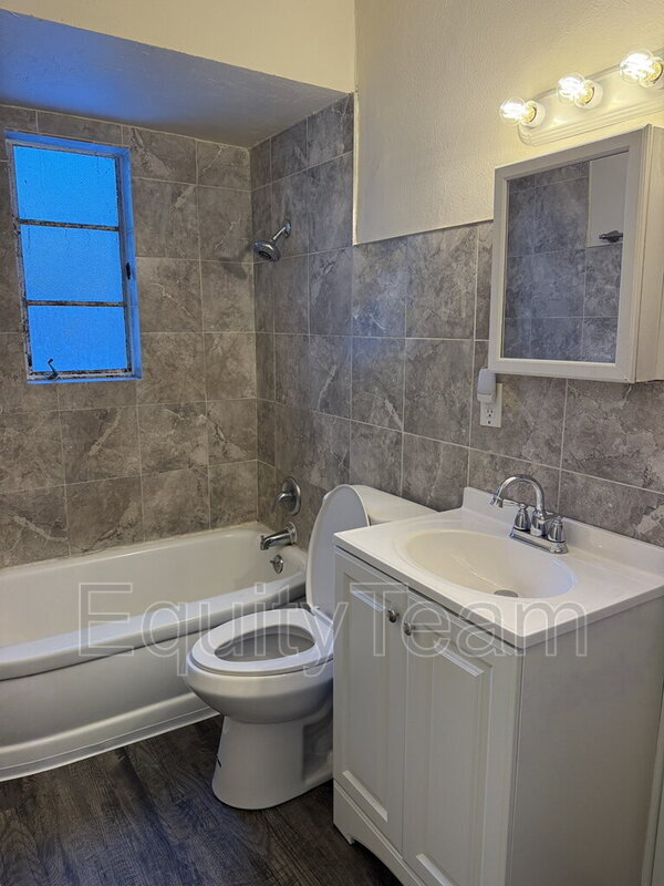 Building Photo - 115 Waverly Ave