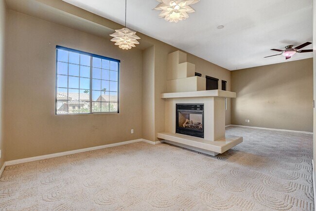 Building Photo - 5 BDR/ 4.5 BTH, Triple Master Home including pool & spa!