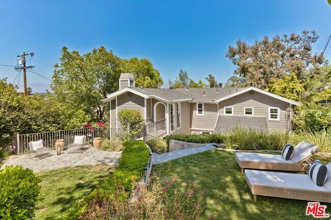 Building Photo - 4045 Davana Rd
