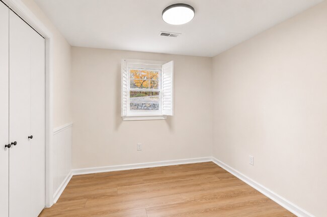 Building Photo - 23 Brookside Ln