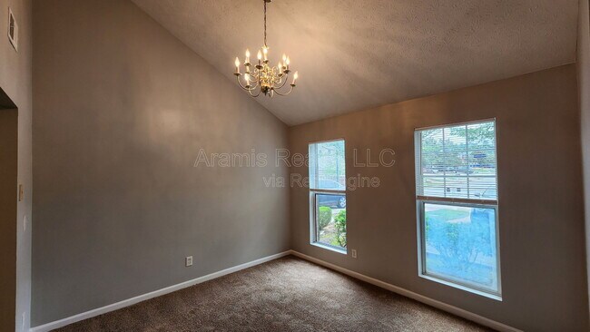 Building Photo - 5749 Strathmoor Manor Cir