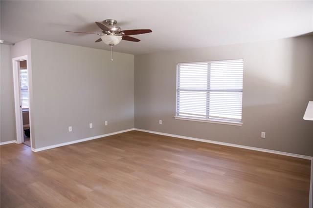Building Photo - 320 Chisholm Trail