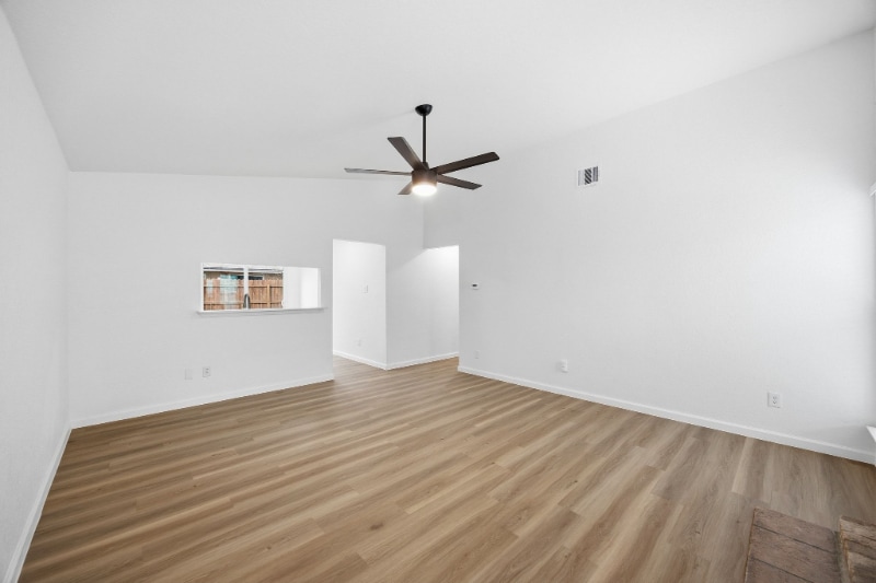 Building Photo - 218 W William Cannon Dr