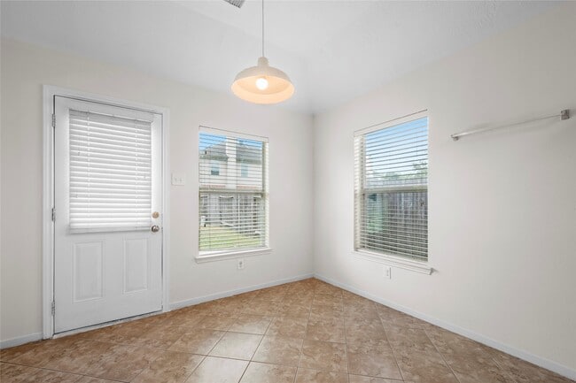 Building Photo - 25211 Bluma Ranch Dr