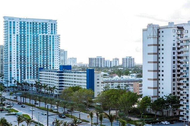 Building Photo - 1830 S Ocean Dr