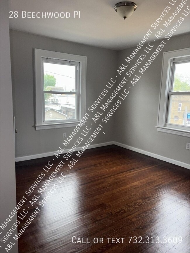 Building Photo - 28 Beechwood Pl
