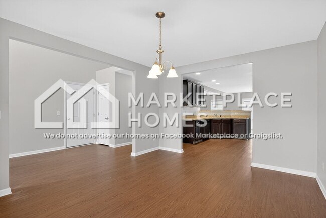 Building Photo - 10 Amber Dr