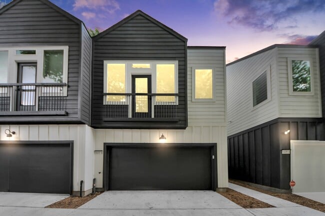 Building Photo - 5103 Mallow St