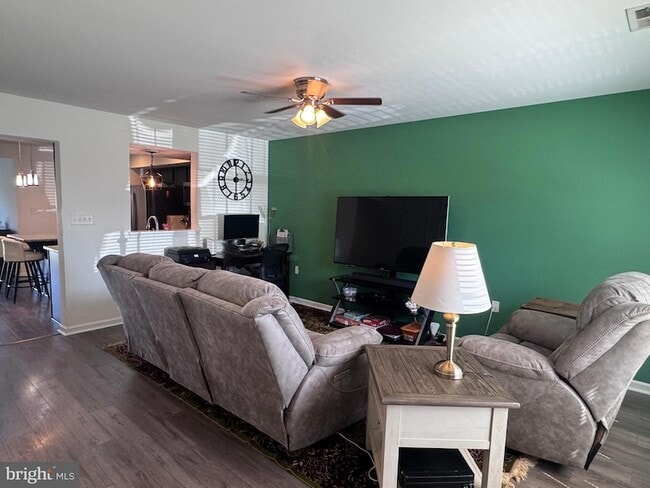 Building Photo - 576 Thumper Dr