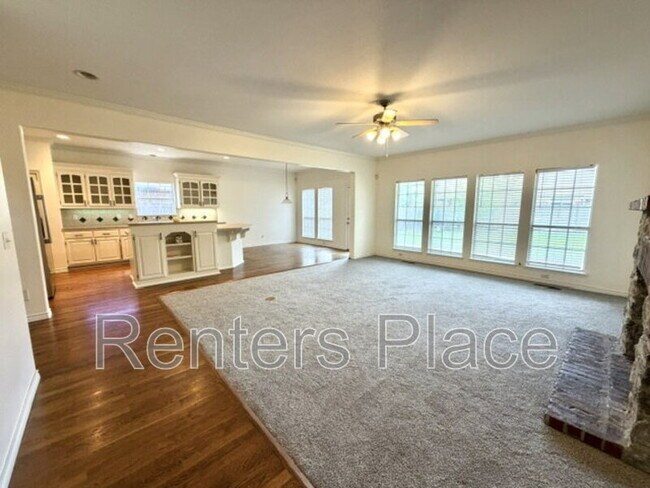 Building Photo - 8523 S 70th E Ave