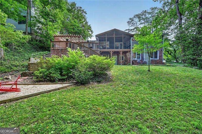 Building Photo - 4100 Shawnee Ln NE