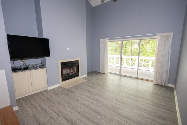 Building Photo - 1473 S Mariners Pointe