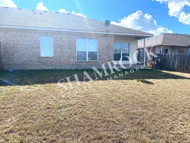 Building Photo - Surrey Ridge Duplex