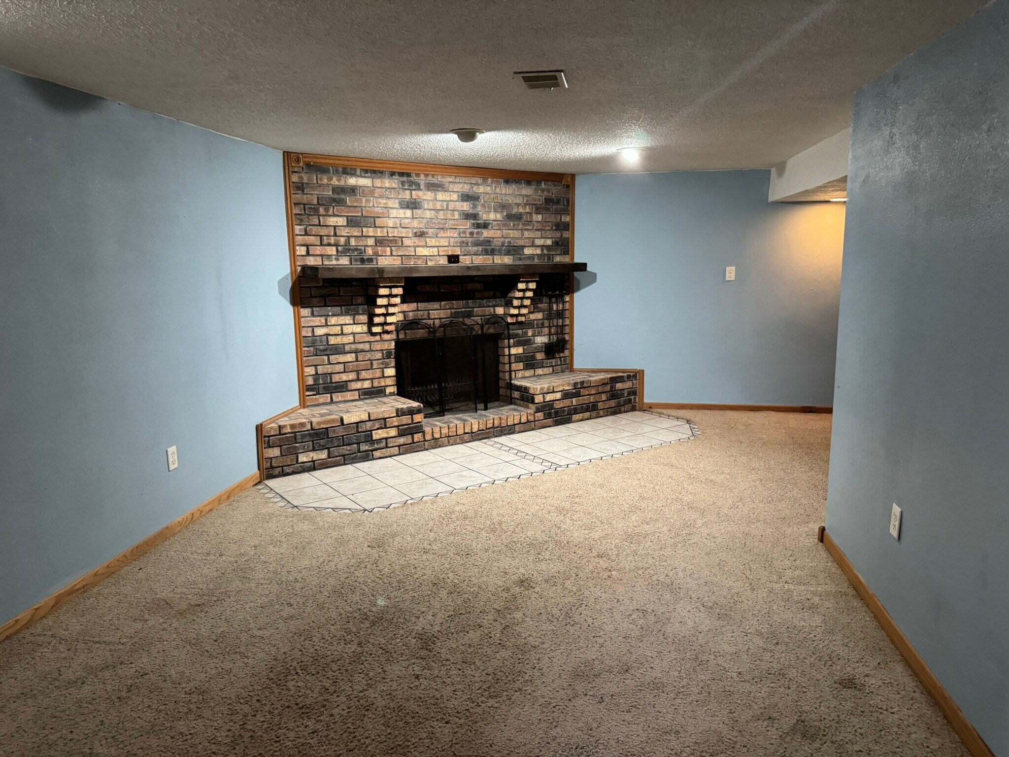 Building Photo - 413 30th Ave W