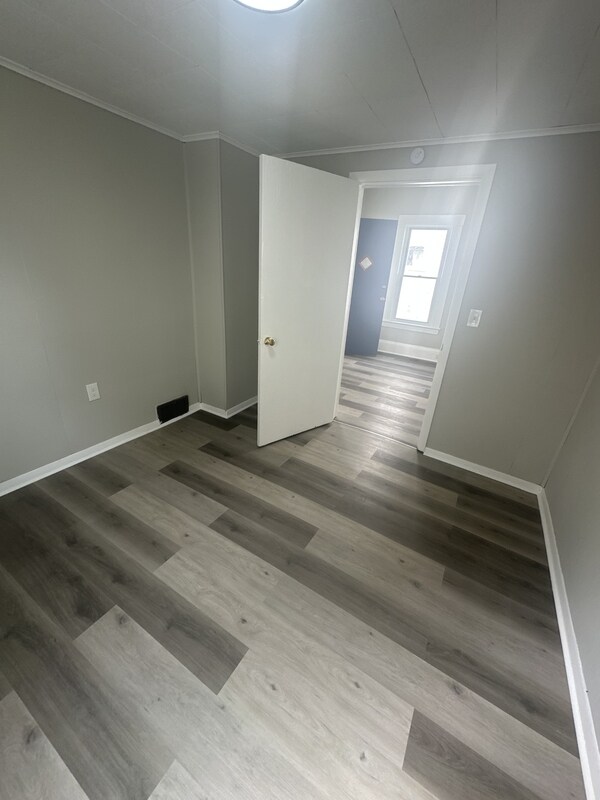 Building Photo - 3155 W 84th St