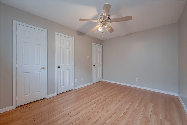 Building Photo - 8714 Pleasantbrook Dr