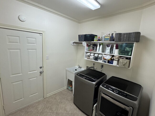 Building Photo - 102 Cardinal Ln