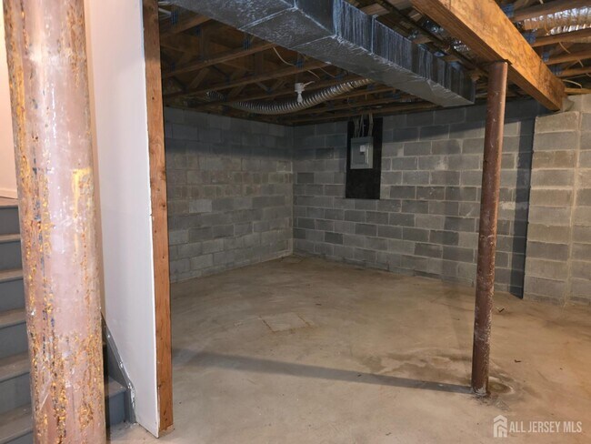 Building Photo - 12 Gallop Ln