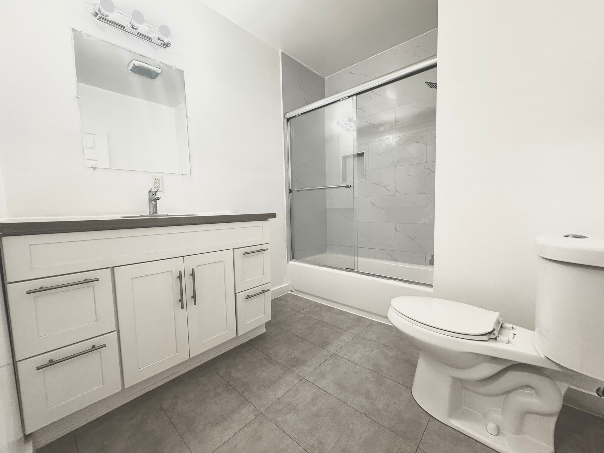 Building Photo - 1110 N Sweetzer Ave