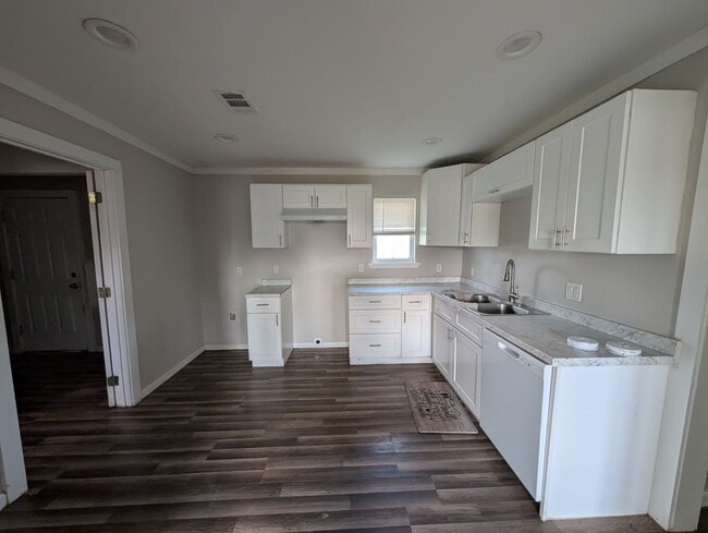 Building Photo - 4405 Pradice St