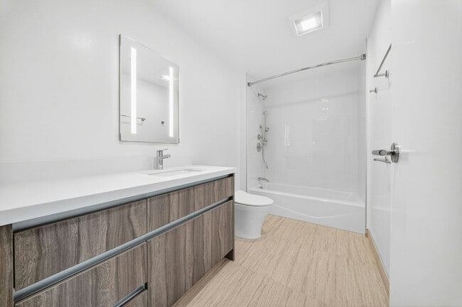 Building Photo - 1500 Rycroft St