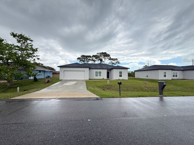 Building Photo - Available now!! Adorable 3 Bedroom / 2 Bathroom Home in Palm Bay!!