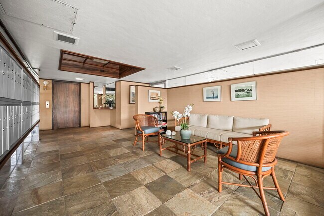 Building Photo - 240 Makee Rd