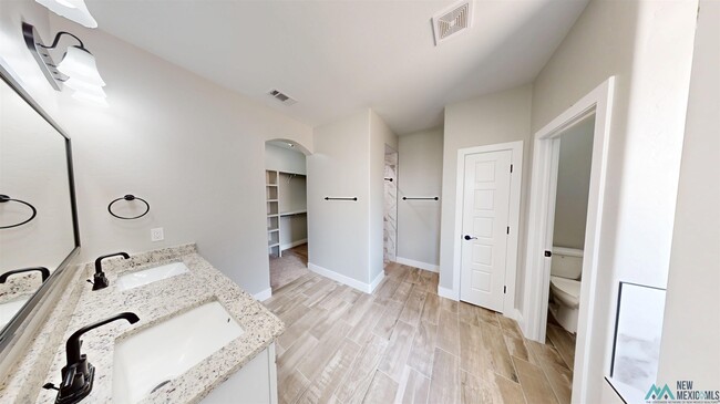 Building Photo - 5109 W Grey Ghost Rd