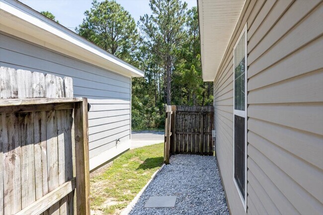 Building Photo - 7464 Autumn Trace Blvd